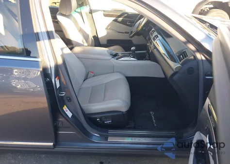 2017 Lexus Ls 460 z USA, uszkodzony, nr VIN JTHCL5EF2H5029169